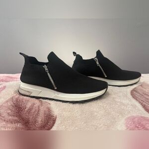 Steve Madden Black Slip-On Sneakers with Zipper
